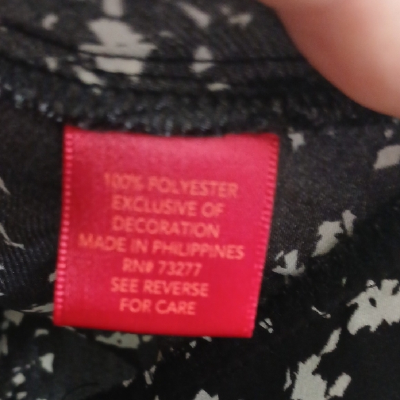 Jennifer Lopez Black and White Blouse - Picture 2 of 7